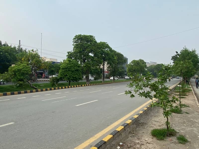 1 Kanal Unit Near Hen N Bun Shaukat Khanum Road Building For Rent In Johar Town 6