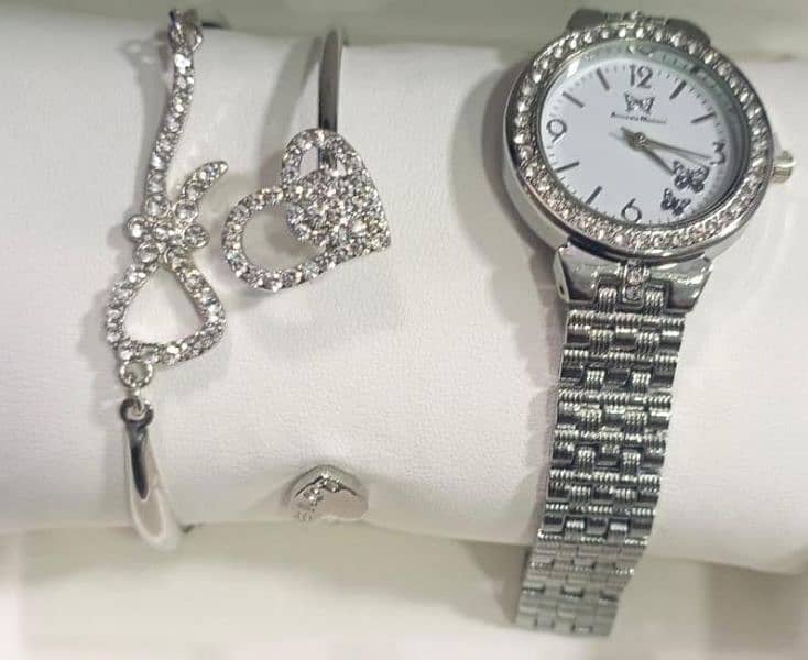 Women's silver chain strap watch with Bracleat 2