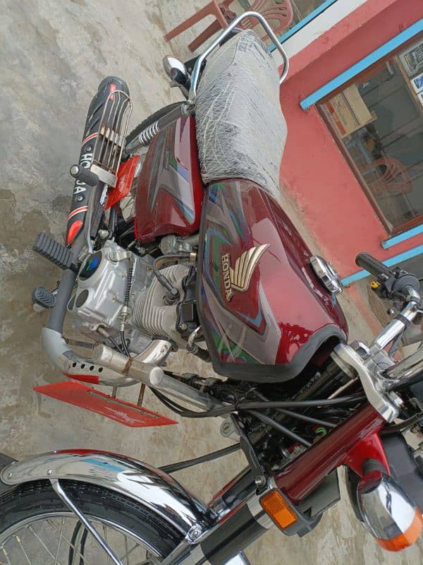 Honda 125 New Condition 9