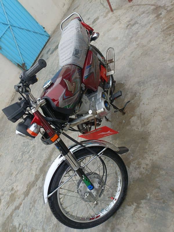 Honda 125 New Condition 10