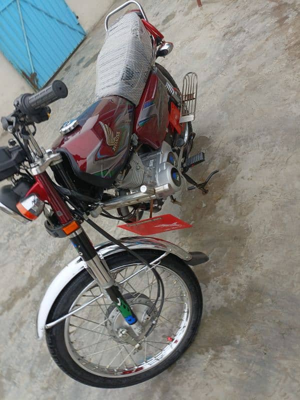 Honda 125 New Condition 11