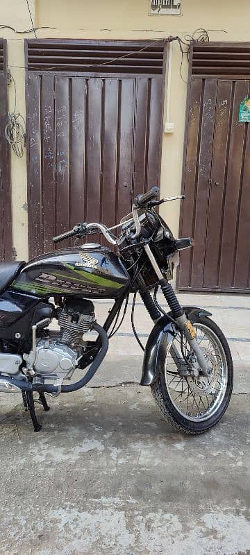 Honda 125 deluxe 2007 model new condition 2