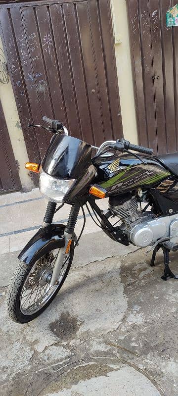 Honda 125 deluxe 2007 model new condition 5