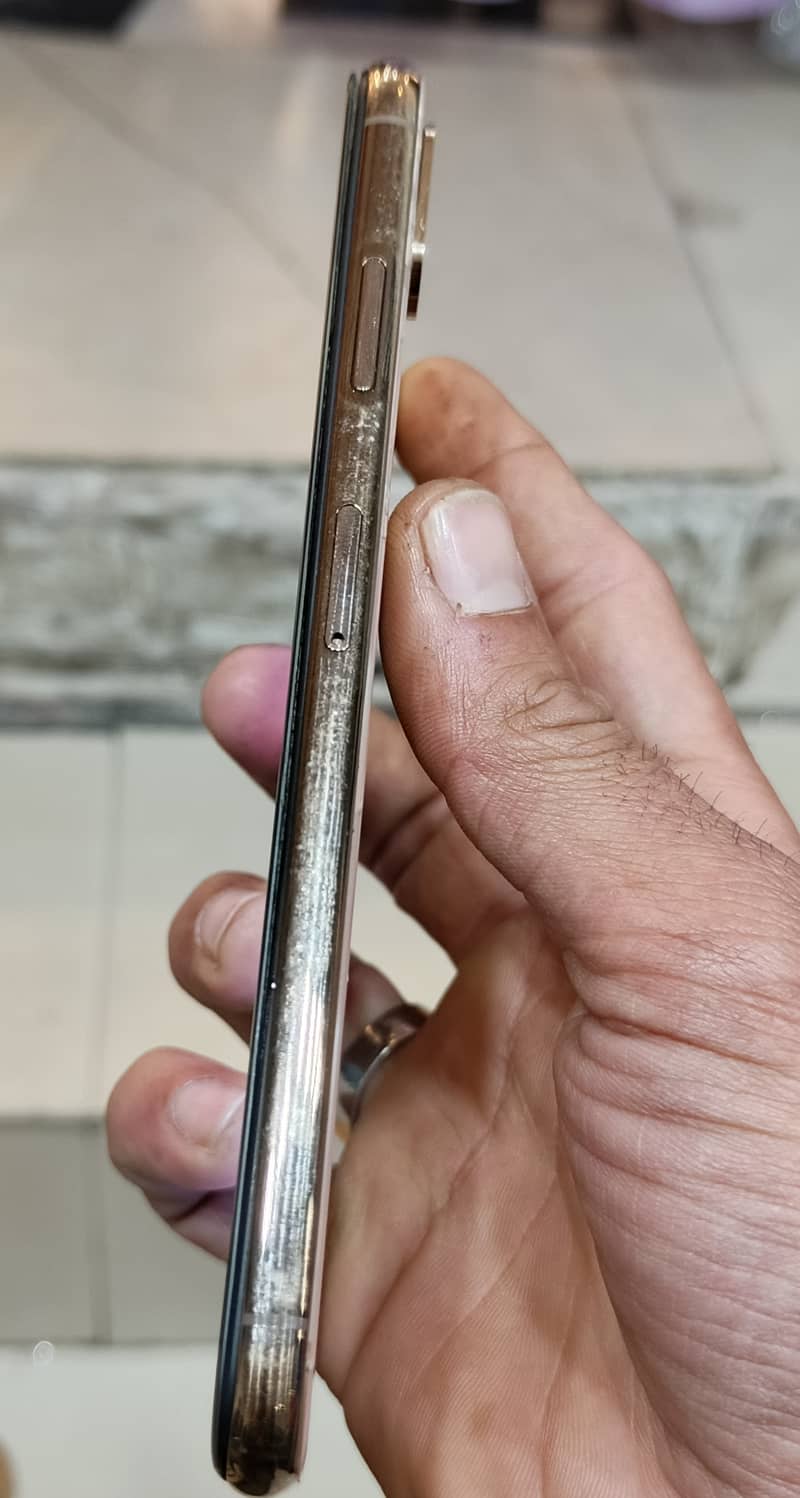 IPHONE XS MAX NON PTA 64 GB 4