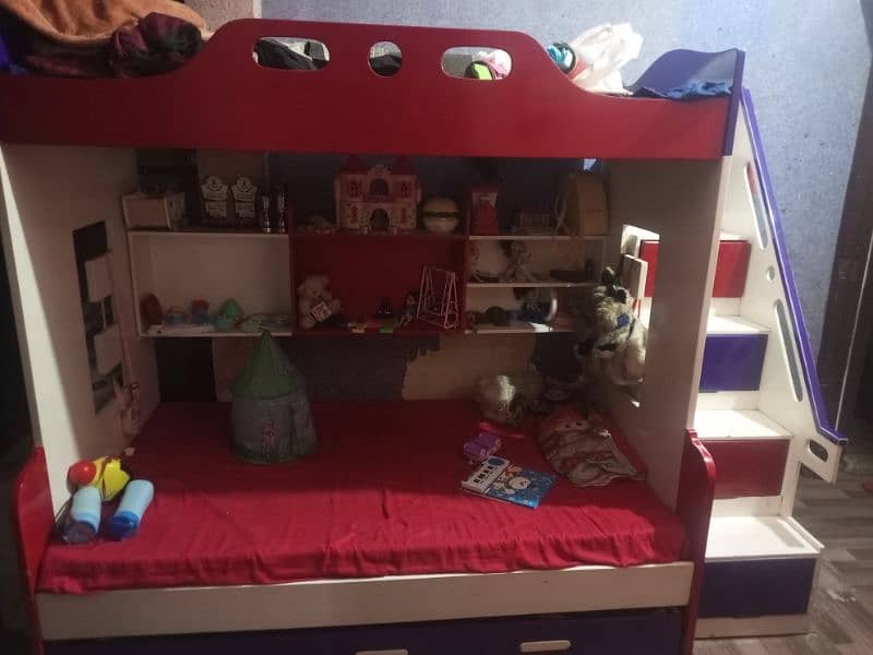 bunk bed for urgent sale 10/10 condition only cal 03,0,3,5,4,49,5,2,5/ 7