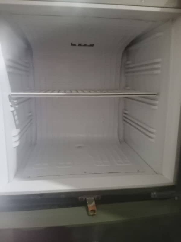 Non inverter Refrigerator 8