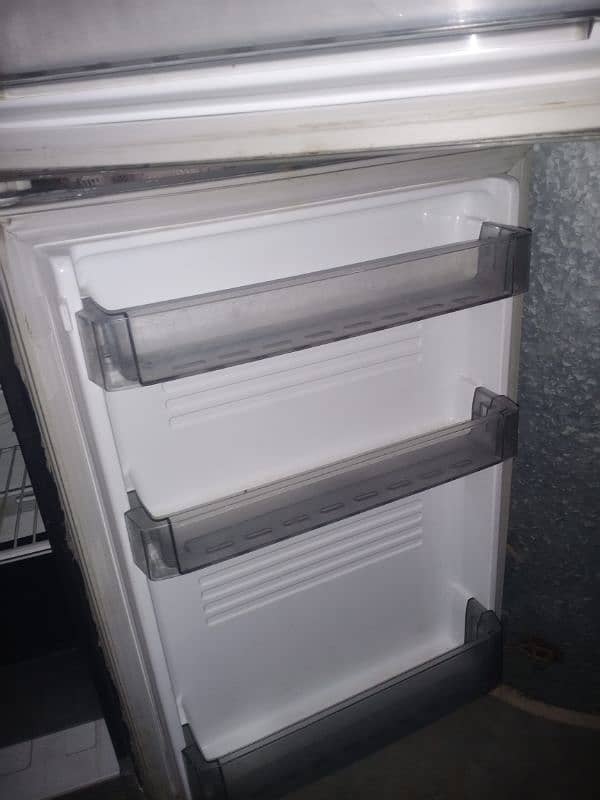 Non inverter Refrigerator 11