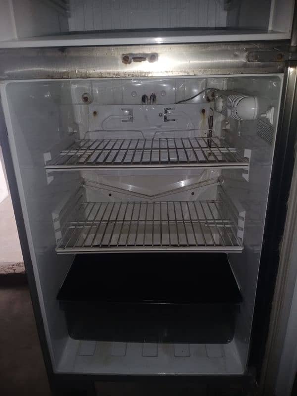 Non inverter Refrigerator 14