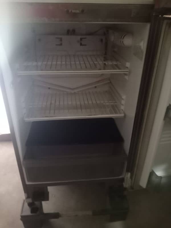 Non inverter Refrigerator 15