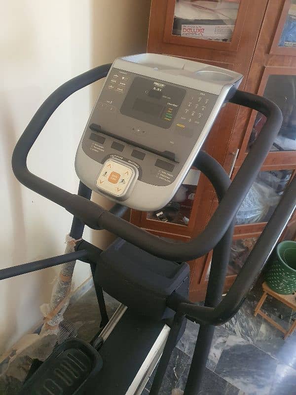 Elliptical exercise machine PRECOR USA 3