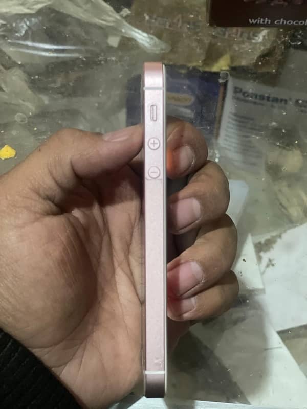 IPhone SE 2016 3