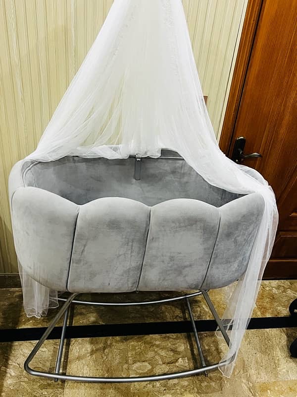 Bassinet 3