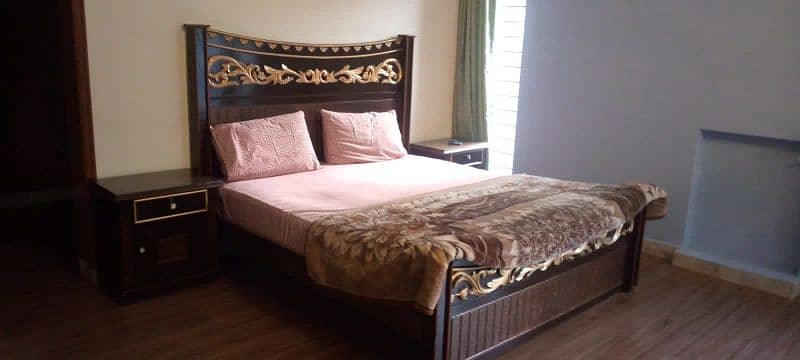 Wooden Double King size Bed Set with Dressing without Mattress 2