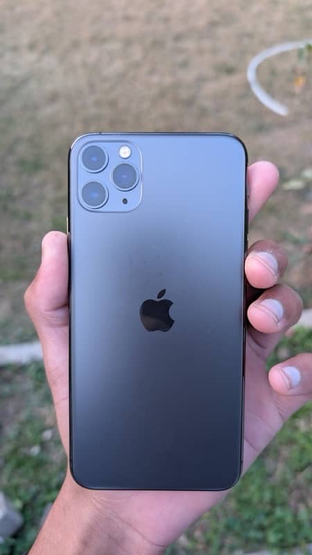 iPhone 11 Pro Max 0