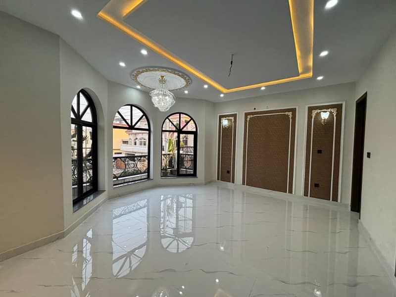 6.25 Marla Corner plus Park Facing Ultra-Luxurious Brand New House for Sale in Buch Executive Villas, Multan 8