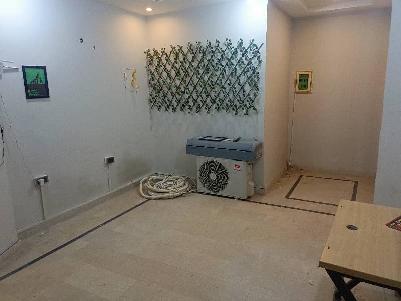 4 Marla Fist Floor Flat Available For Rent In Johar Town Near Doctor Hospital 3