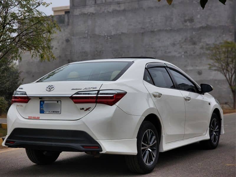 Toyota Corolla Altis 2021 4