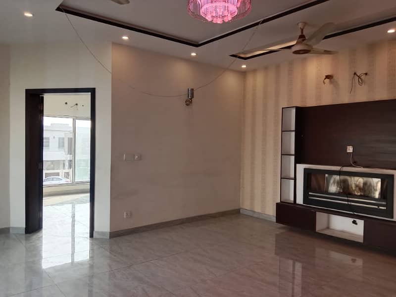 1kanal Like Brand New Slightly Use House In Dha Phase 8 Ex Park View For Rent 4