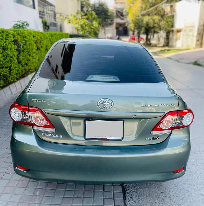 Toyota Corolla Altis (2013) model 10