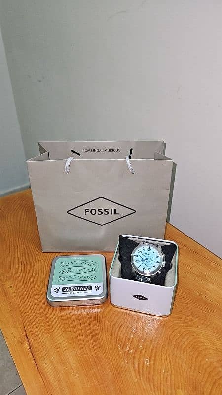 Brand new Fossil Men's Watch for sale at low price and collectible box 0