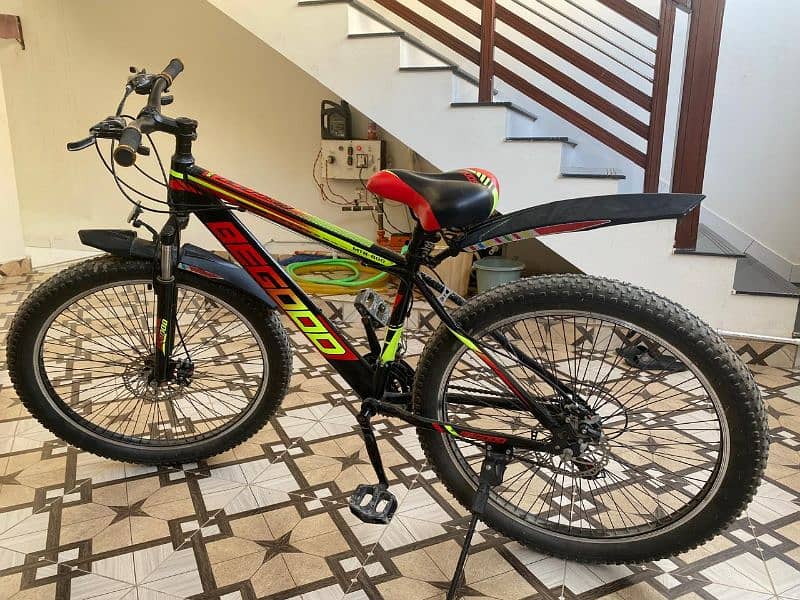 mountain bike medium height with  3 by 7 speed 0