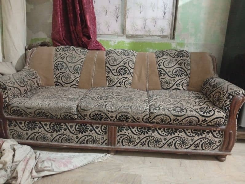 Sofa set with Table 0