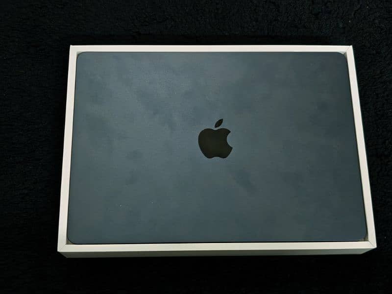 Macbook Air M2 Complete Box 1