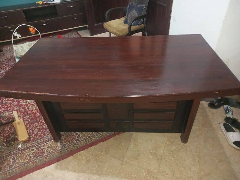 office table wooden like new very cheap 0