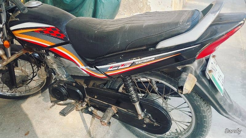 Honda CG DREAM 125 BLACK 3