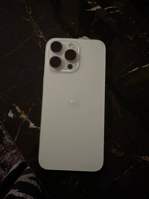 iphone 15 pro max white titanium 1