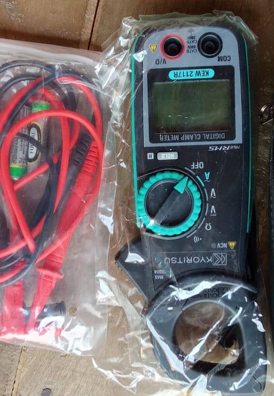 AC CLAMP METER 1