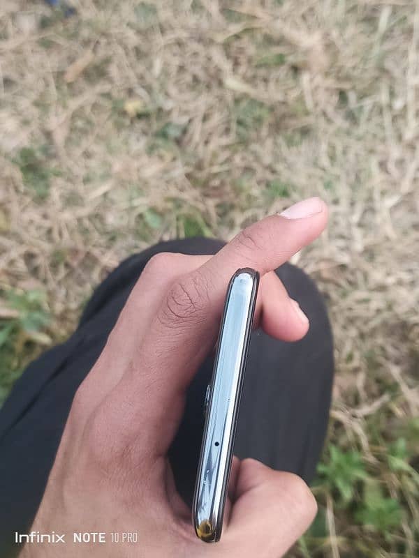 One Plus 7  9.5/10 condition 4