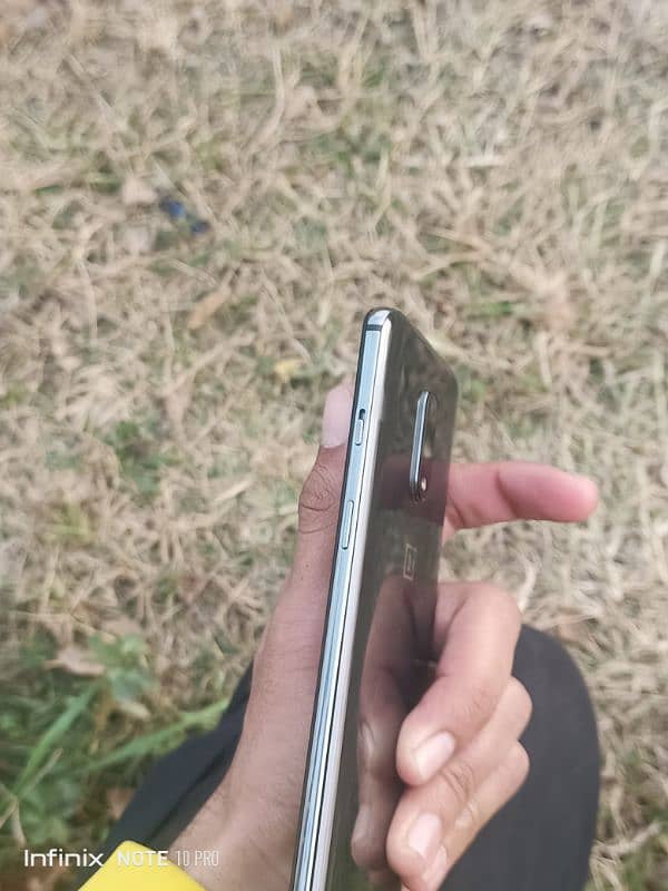 One Plus 7  9.5/10 condition 6