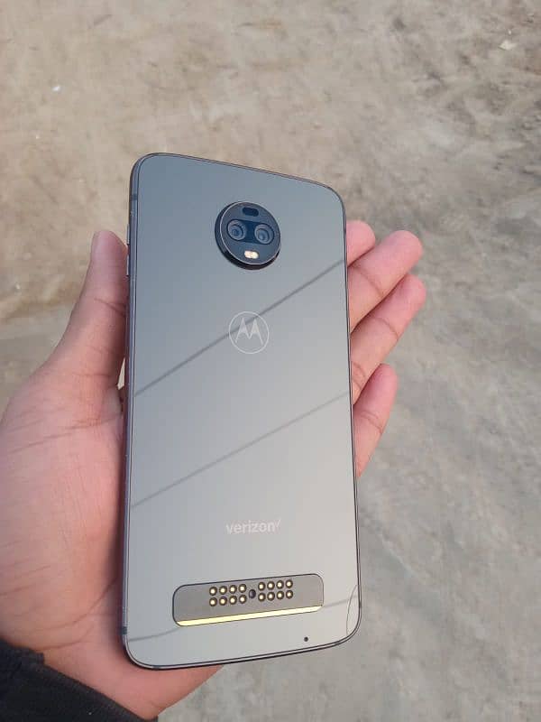 Motorola Z3 gaming phone 2