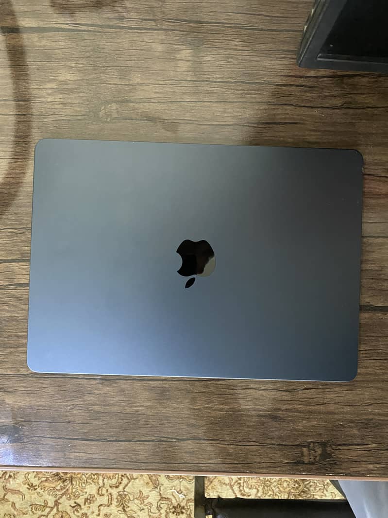 Apple Macbook Air m2 2024 5