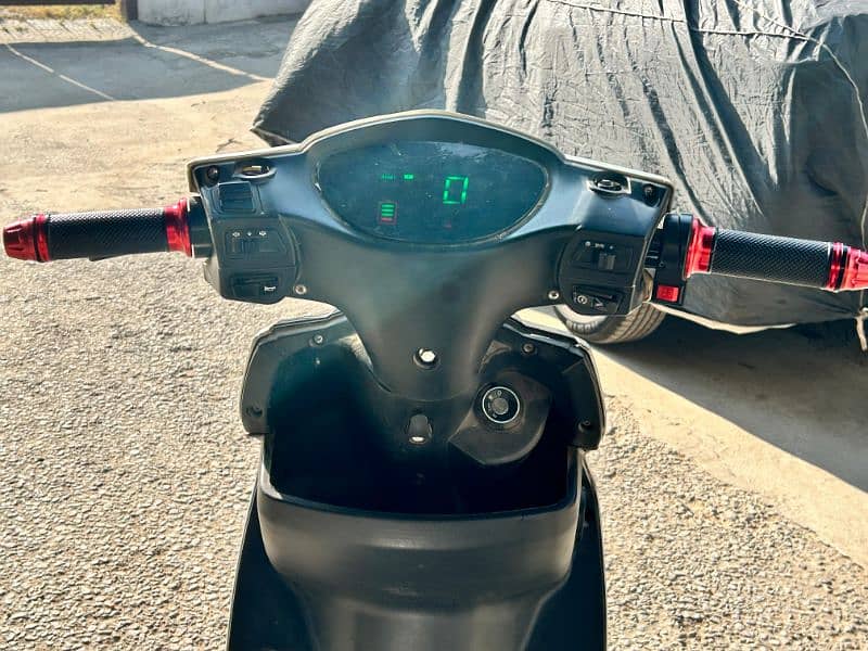 yj future electric scooter 7