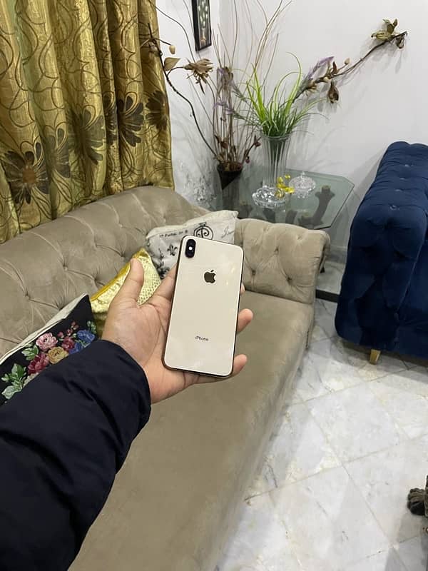 I phone xs max non PTA 1