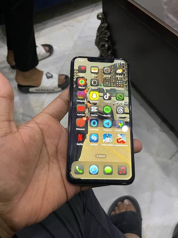 I phone xs max non PTA 5