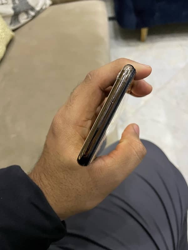 I phone xs max non PTA 6