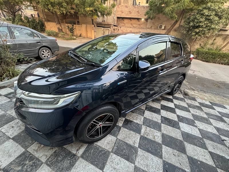 Honda Fit Shuttle 2015 Hybrid 5