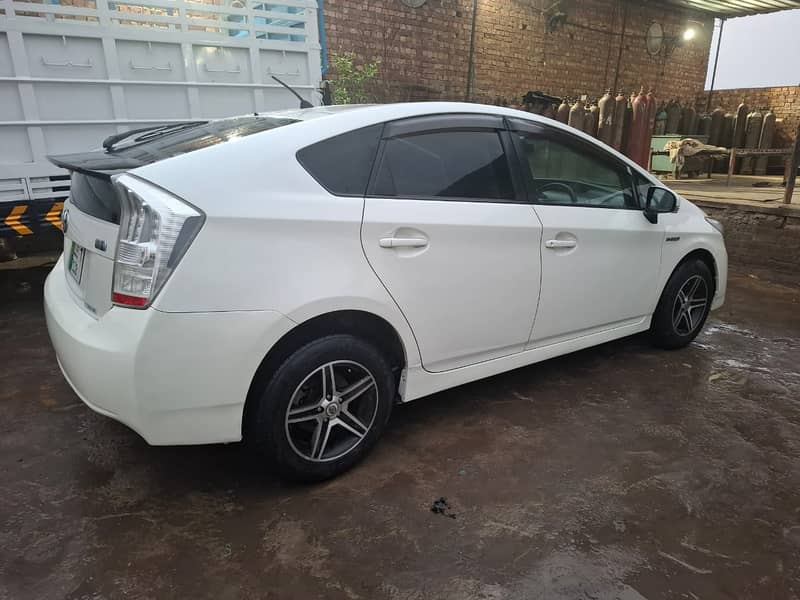 Toyota Prius 2016 5