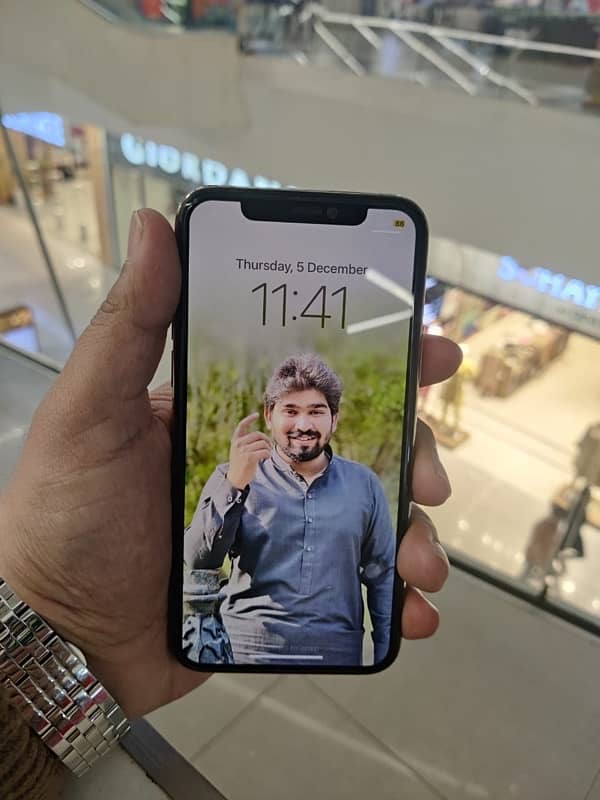 iPhone 11Pro PTA with BOX 256 6