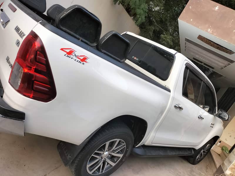 Toyota Hilux Revo V Dual 2