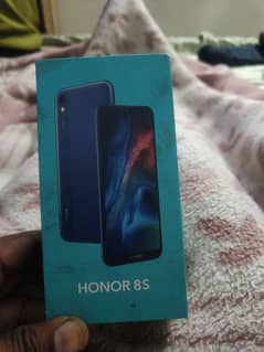 Honor 8s