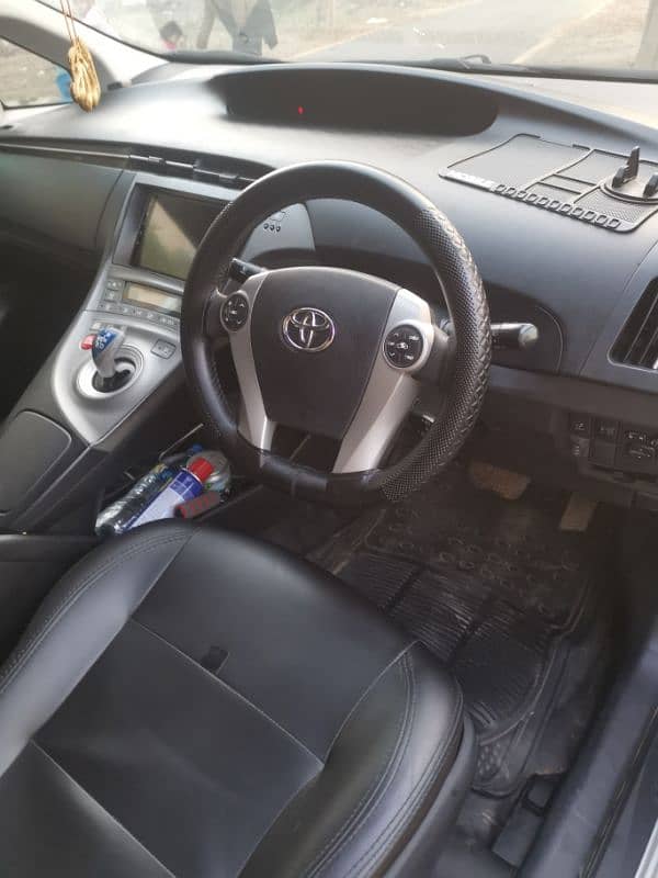 Toyota Prius 2012 Model 2016 registration 3