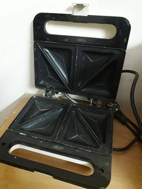 Nova Sandwich Maker 1