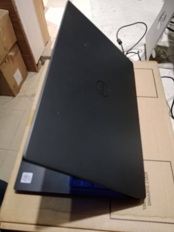 Dell Vostro 5590 10