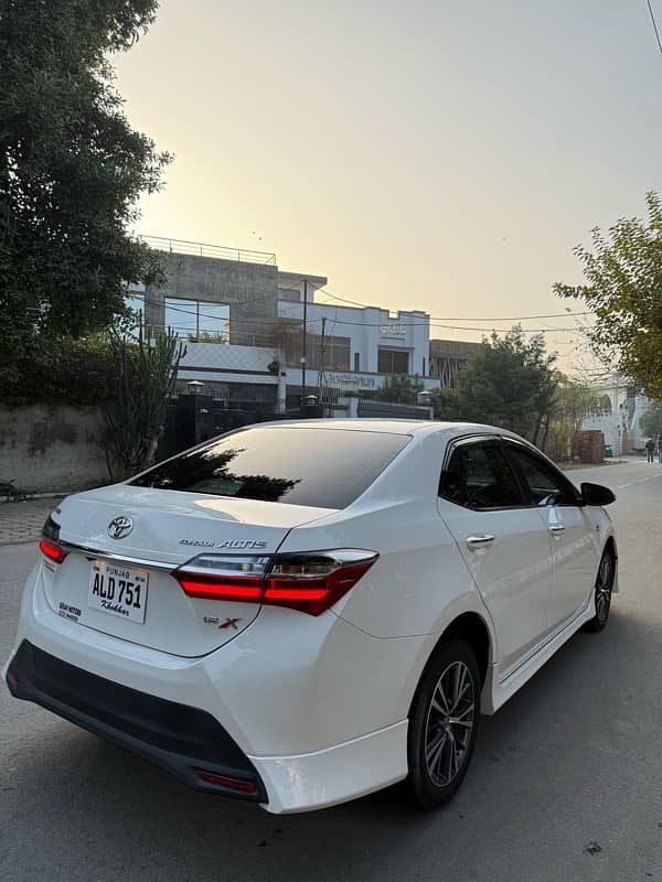 Toyota Corolla Altis 2022 4