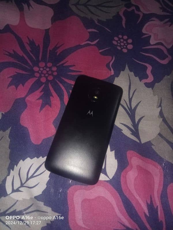 moto e4 1