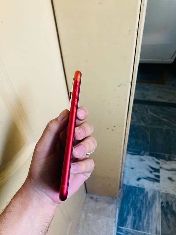 iPhone XR 3